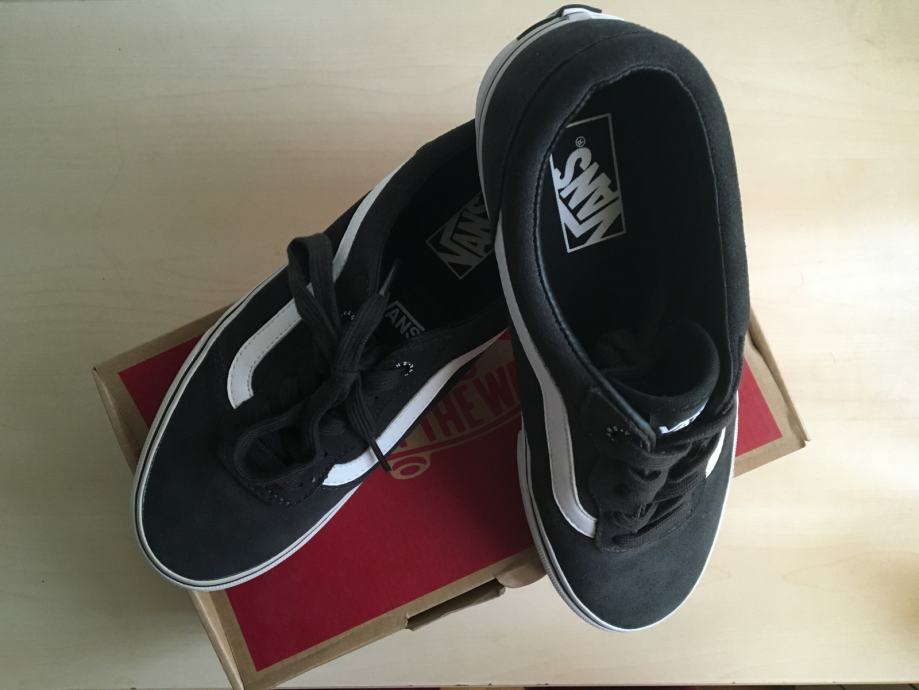 **VANS MILTON (Suede) Raven/White br41 NOVO**