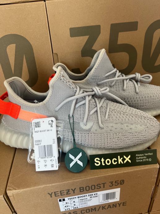 Yeezy 350 Tail Light 45 1/3 i 44