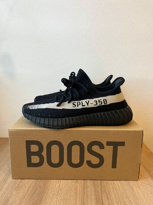 Yeezy 350 v2 Oreo