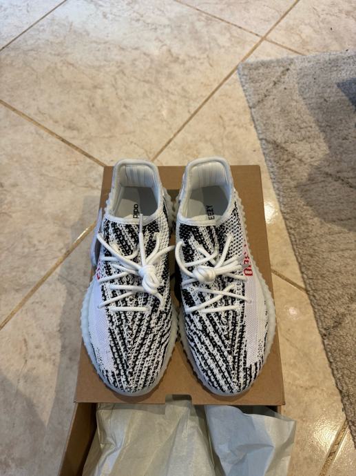 Yezzy boost 350 v2 zebra