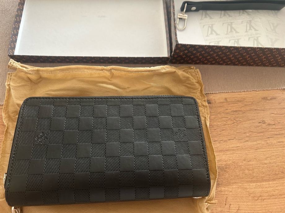 LOUIS VUITTON ZIP CASE-NOVO!