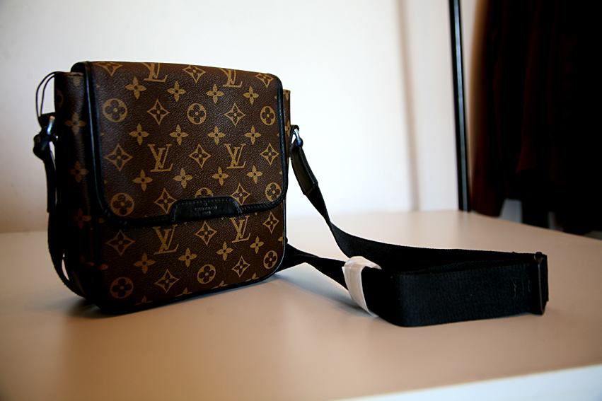 Muska Louis Vuitton torbica