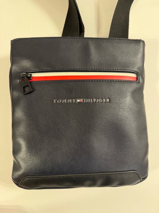 PRODAJEM TORBICU TOMMY HILFIGER -30€