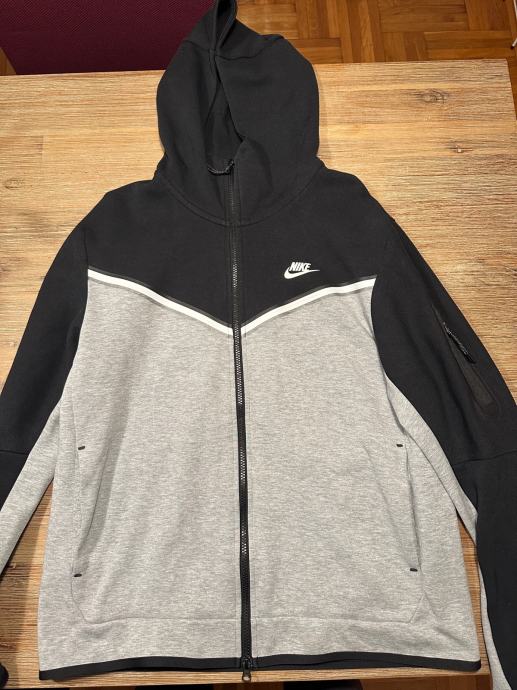 Nike Tech Fleece crno/sivi veličina L