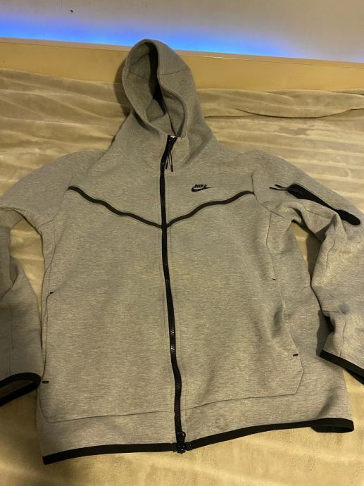 Nike Tech Fleece sivi Muški