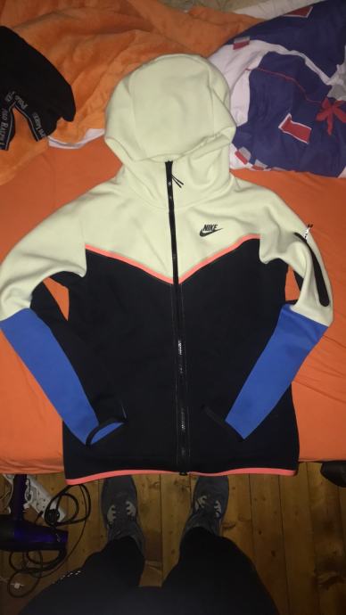 Nike tech fleece S