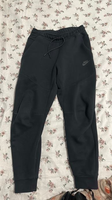 Nike tech fleece