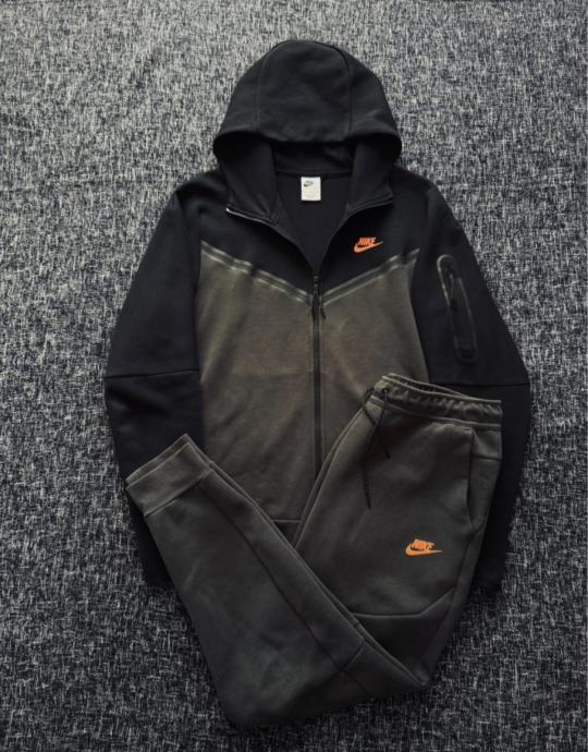 Nike tech fleece