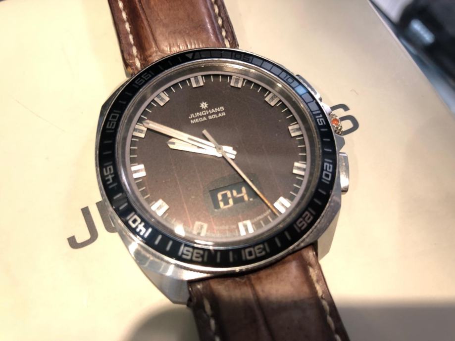 JUNGHANS 1972 MEGA SOLAR 43mm Radio Controlled. KOMPLETAN R1 RATE