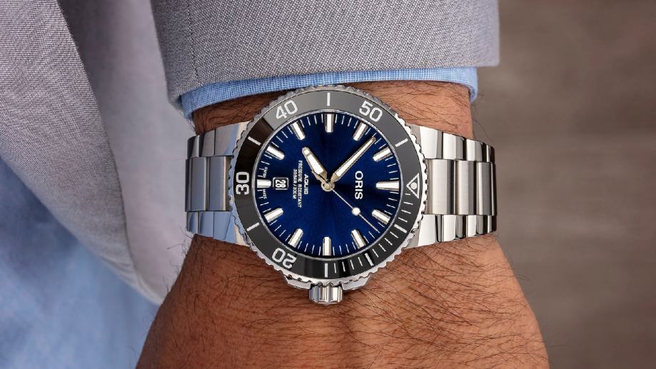 ORIS AQUIS DATE