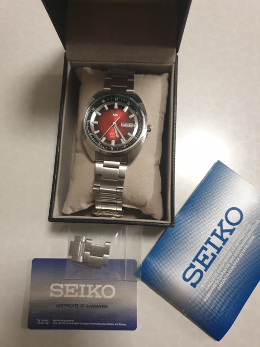 seiko 5 sports srp b32 k1