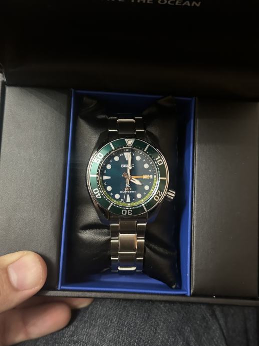 Seiko “GREEN HULK” Sumo Solar GMT Diver Prospex