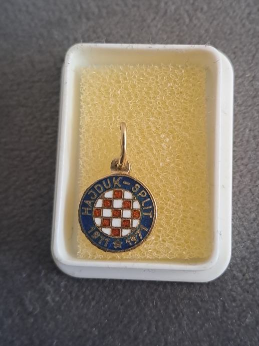 Vintage zlatni privjesak 585 Hajduk Split 1911-1971