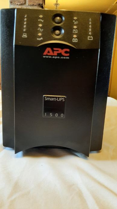 UPS  APC  SMART  1500   NEPREKIDNO  NAPAJANJE