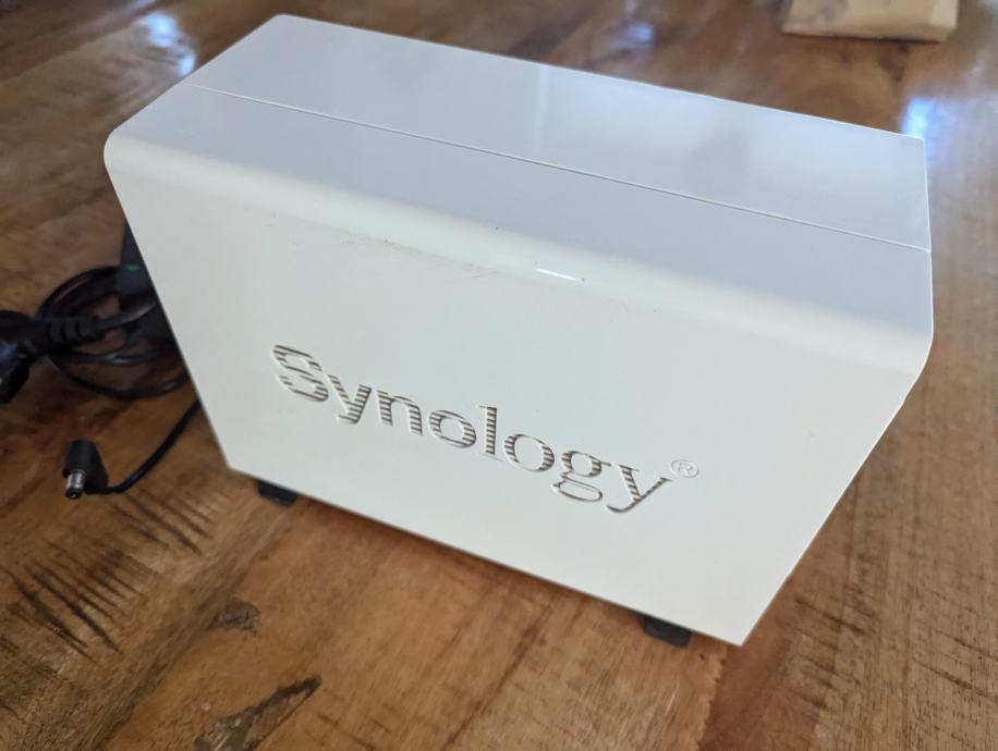 Synology DS220j NAS