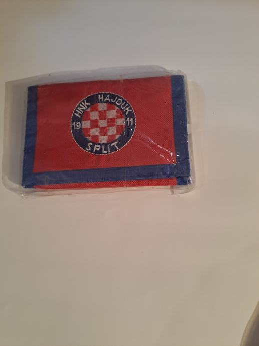 Crveni  i bijeli takujin Hajduk Split