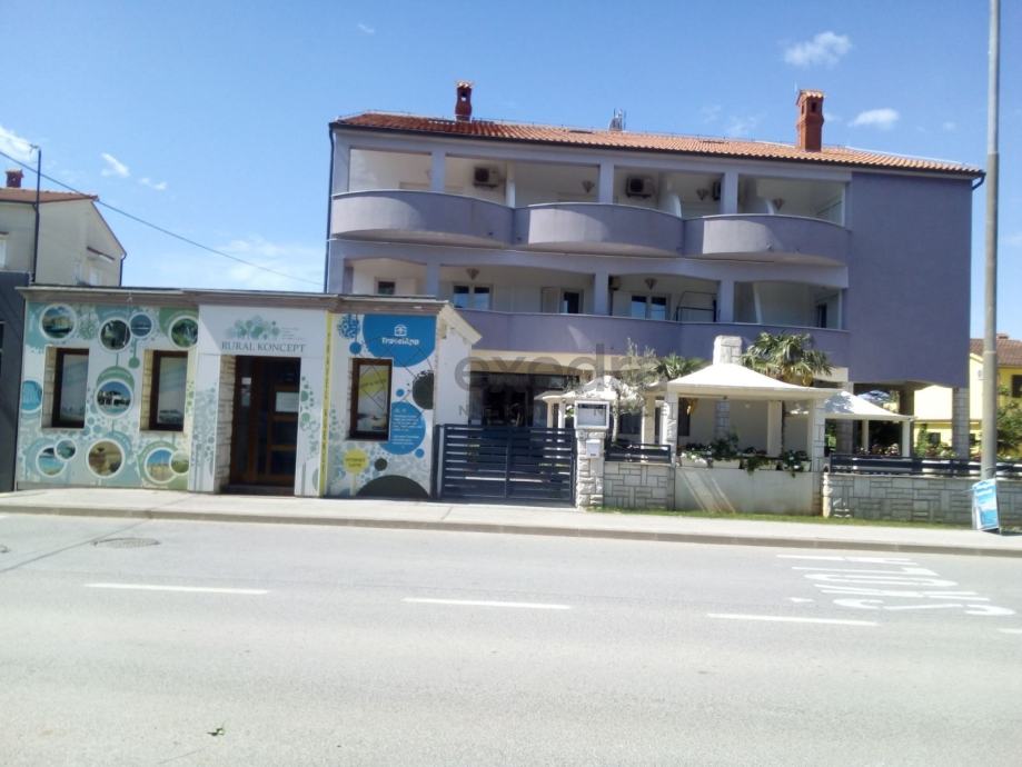 100 m od mora, obiteljski hotel s visoke 3 zvijezdice (prodaja)