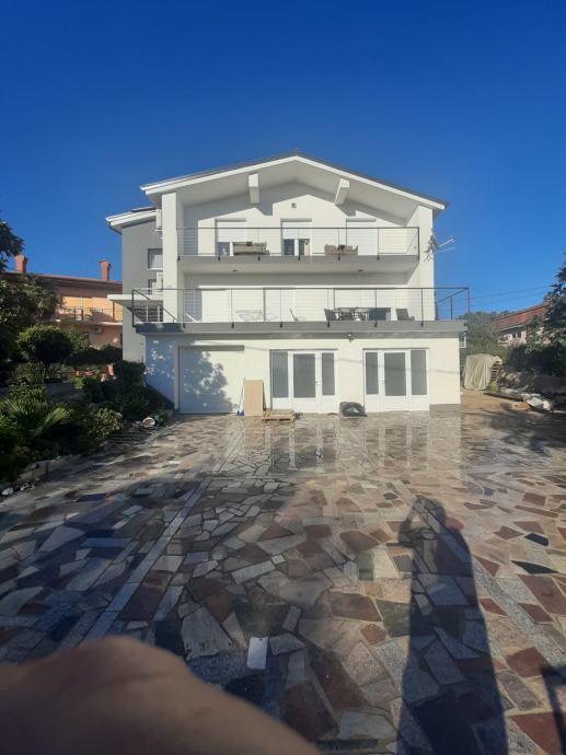 4-soban Stan: Rijeka, 90.00 m2 (iznajmljivanje)