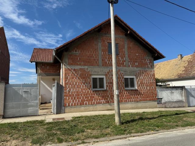 96. Vukovar, SR NJemačke 86 nova kuća 130 m2 najam. (iznajmljivanje)