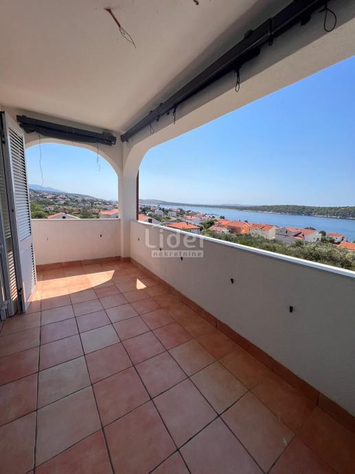 Apartman s prekrasnim pogledom na more, 64 m2