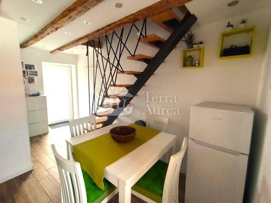 Atraktivan apartman 50 m od mora, Baška, otok Krk (prodaja)