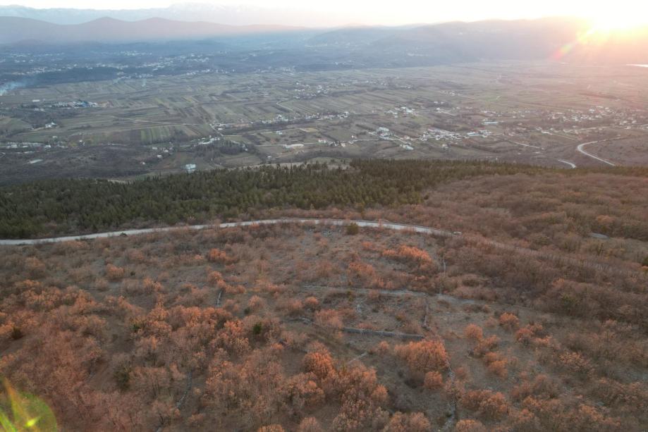 Atraktivno zemljište Crveno jezero, 5100m2 Imotski