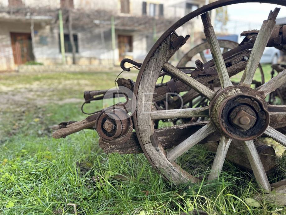 BUJE ISTRA  KAMENE KUĆE U NIZU (prodaja)