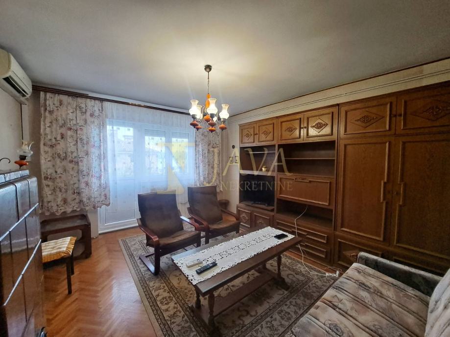 Bulevard/Rijeka, 2 S+DB u zgradi s novom fasadom, 61 m2 (prodaja)