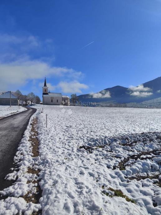 BUŽIM GRAĐEVINSKO ZEMLJIŠTE U OAZI PRIRODE I TIŠINE