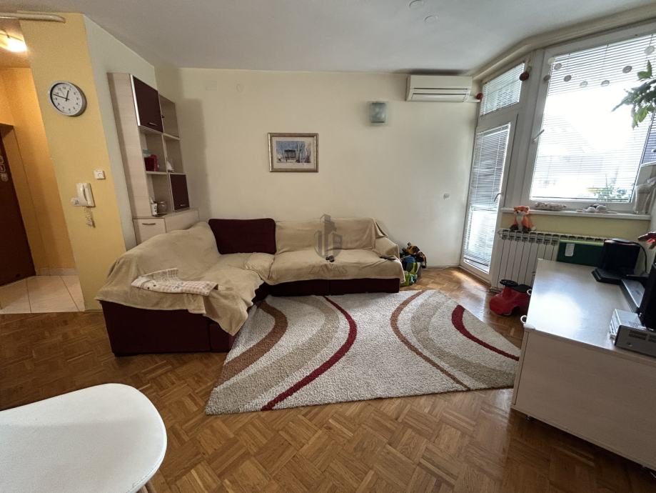 PRILIKA! Četverosoban stan - Zagreb, Sesvete (65 m2) (prodaja)