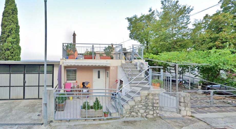 Crikvenica, Kuća s dva apartmana, 70.00 m2 (prodaja)