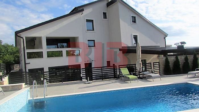 CRIKVENICA,LUKSUZNA VILLA,SA 2 BAZENA,PARCELA 1430M2 (prodaja)