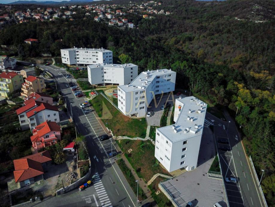 Drenova,kuća s 3 stana,okućnica 580m2,pogled na more (prodaja)