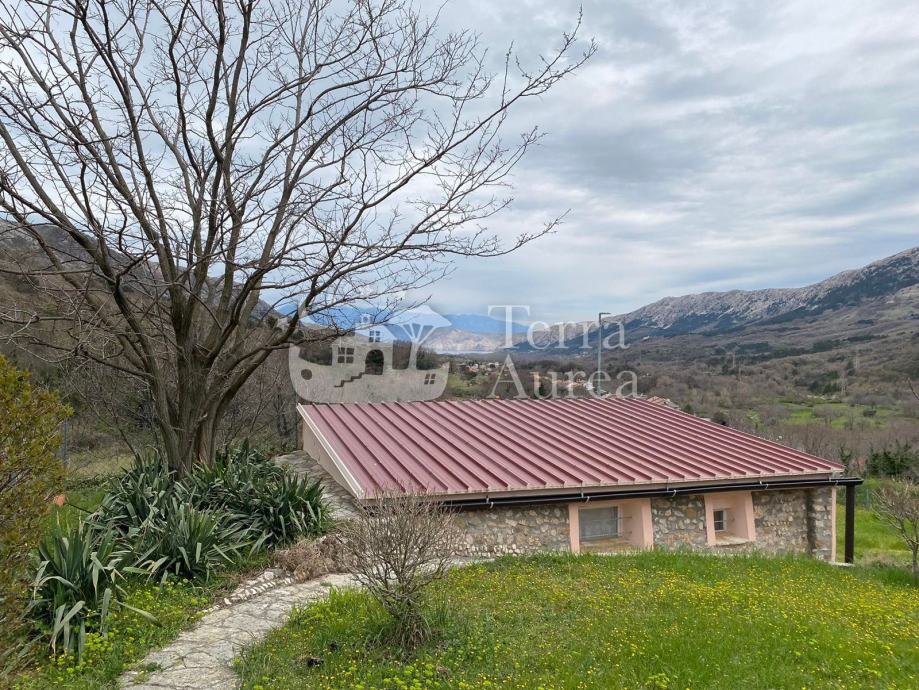 Dvojna kuća na idiličnoj lokaciji, okolica Baške, otok Krk (prodaja)