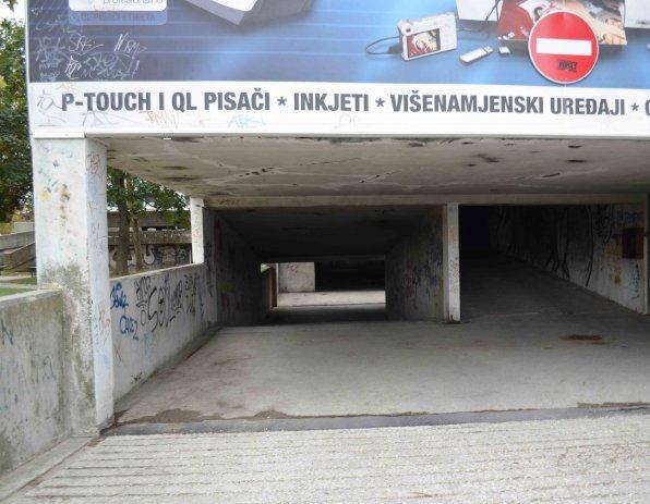 Garaža: Zagreb Dubrava Koledinecka (Grana), 14 m2 (iznajmljivanje)