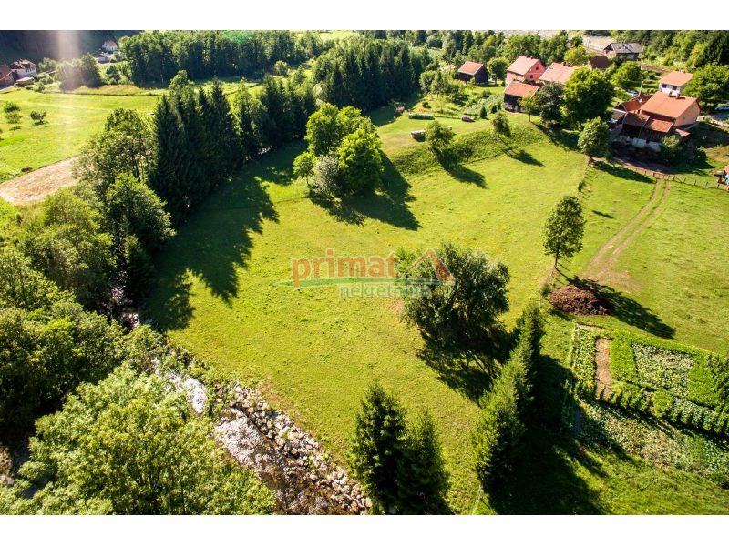 Gorski kotar - imanje na rijeci s 12600 m2 okućnice (prodaja)