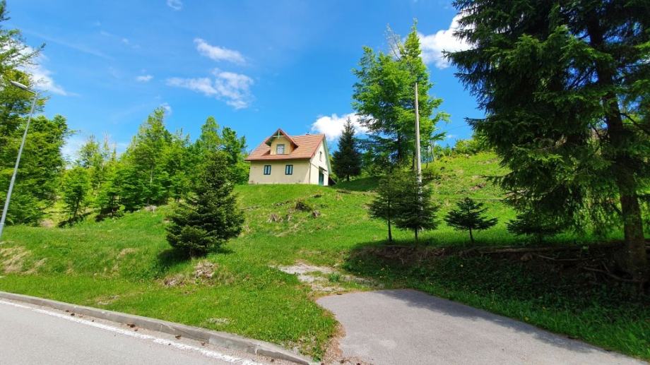 Gorski kotar, Lokve, kuća sa velikom okućnicom (prodaja)