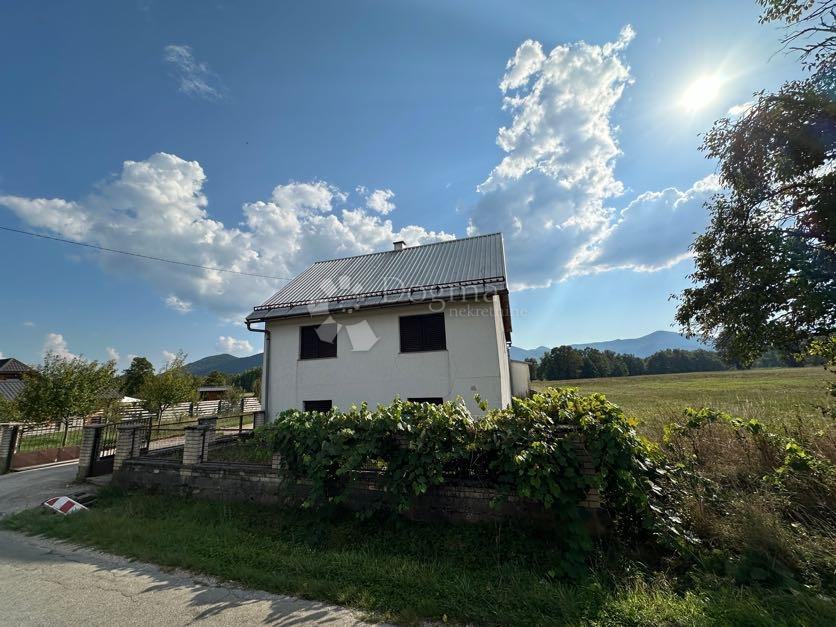 GOSPODARSKO IMANJE, KUĆA SA POMOĆNIM OBJEKTIMA, Pazarišta (prodaja)