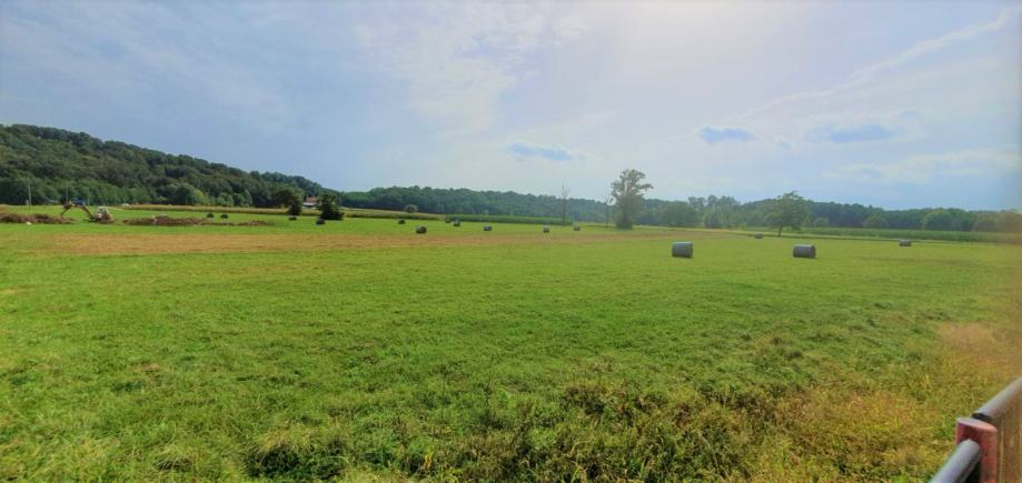 Građevinsko zemlj. Jakovlje, 5300m2, dobra lokacija