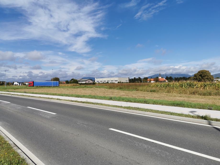 Građevinsko zemljište, Jastrebarsko, 1218 m2 CIJENA NA UPIT