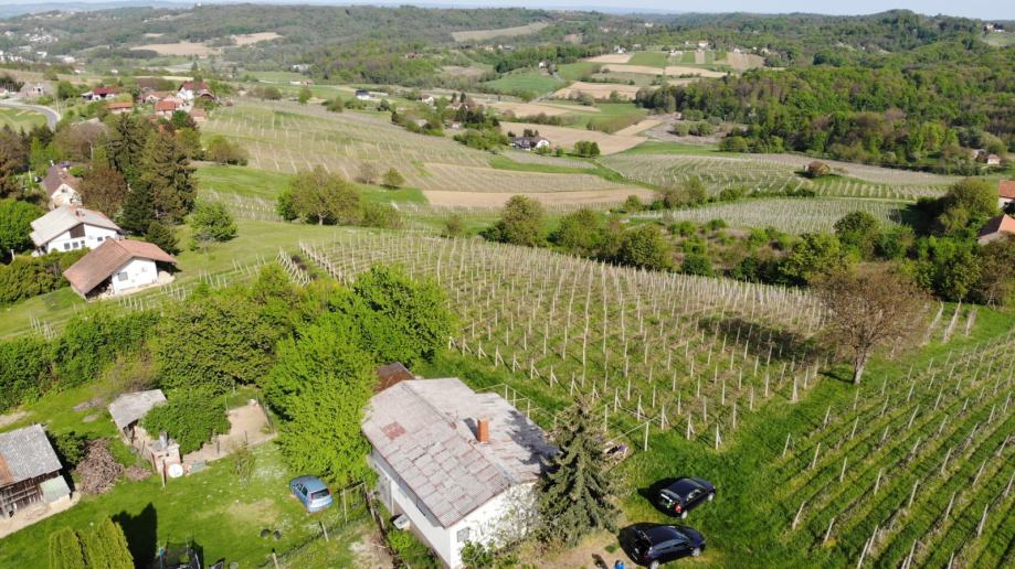 PRILIKA ! Građevinsko zemljište sa kućom, Železna Gora, 11.685 m2,