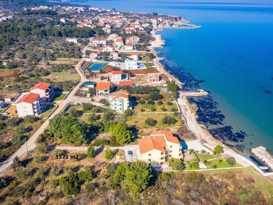 Građevinsko zemljište prodaja otok Pašman 1.373 m2