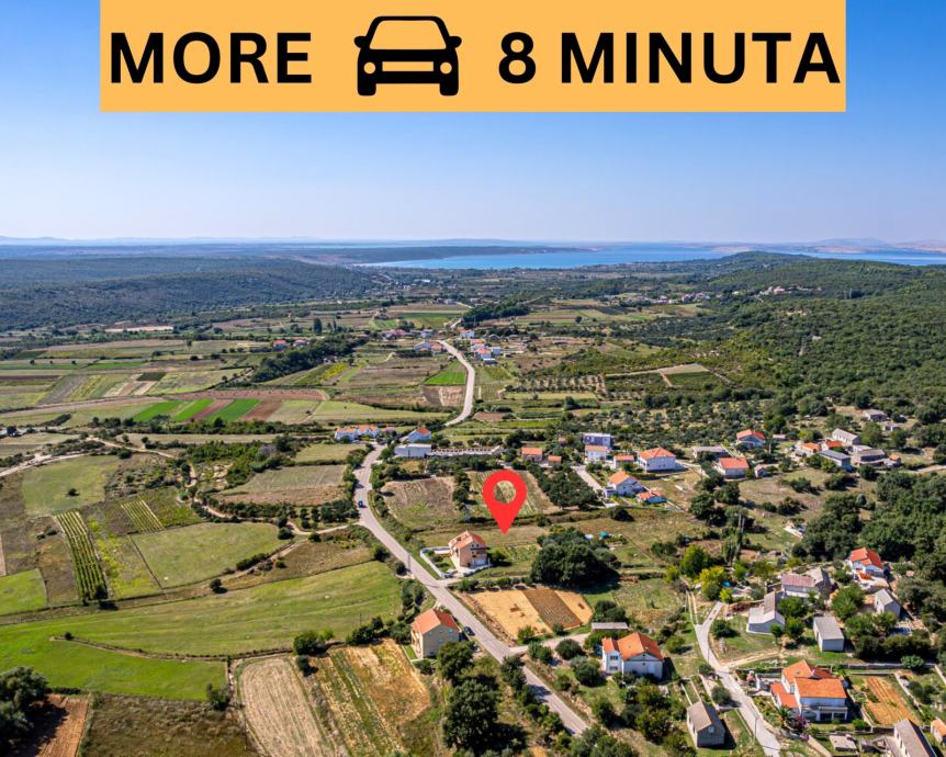 Građevinsko zemljište - Ražanac, Radovin - 2,495 m2 (75€/m2!)