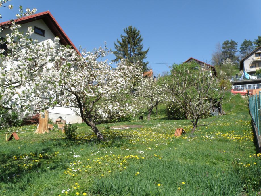 Atraktivna gradilišta 1330m2 za poluugr.objekte+kuća:3 stana,panorama