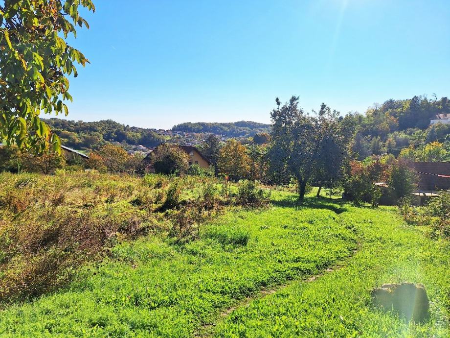 Zagreb Gornje Vrapče građ. zemljište 4100 m2 za izgradnju više zgrada