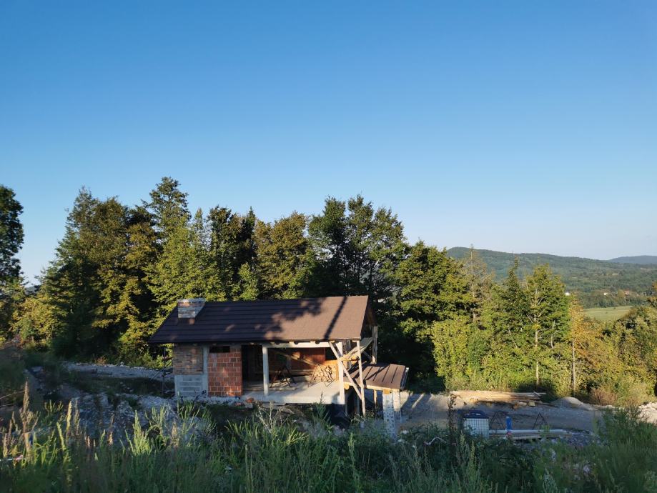 Građevinsko zemljište s započetom gradnjom, Josipdol, Modruš, Ogulin. (prodaja)