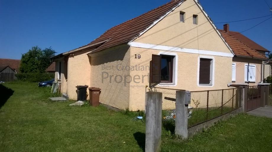 HEMUŠEVEC - KUĆA ZA RUŠENJE 112m2 SA OKUĆNICOM I VOĆNJAKOM 1254m2 (prodaja)