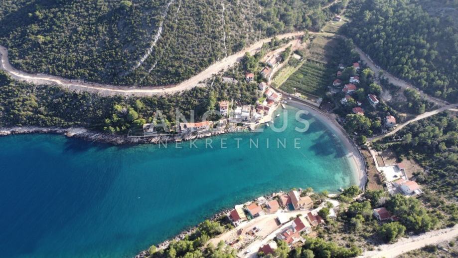 Hvar, Jelsa - atraktivno građevinsko zemljište prvi red do more, 1000