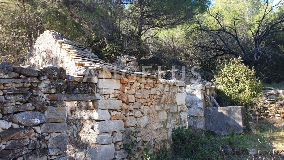 Hvar, Jelsa - atraktivno poljoprivedno zemljište 33.120 m2