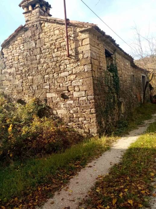 ISTRA, BUZET - Kamena ruševna kuća u srcu prirode (prodaja)